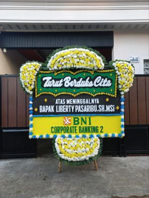 Papan Bunga Duka di Lais