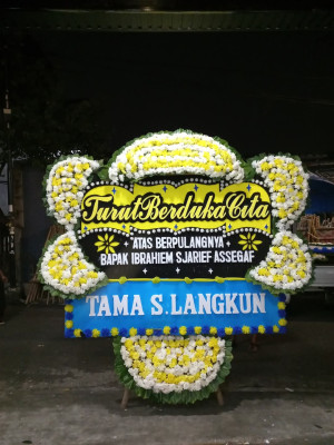Papan Bunga Duka di Lais