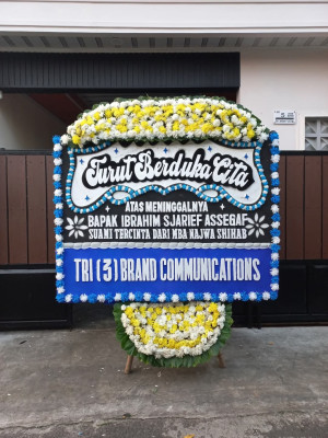 Papan Bunga Duka di Lais